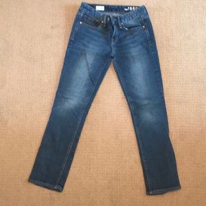 GAP Women’s Real Straight Blue Jeans- Size 26S